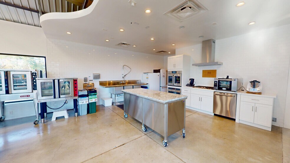 More Photos Of 1152 Webberville Rd, Austin Storefront Retail Office For Sale