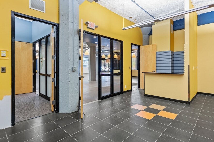 More Photos Of 718 Washington Ave N, Minneapolis Loft Creative Space For Sale