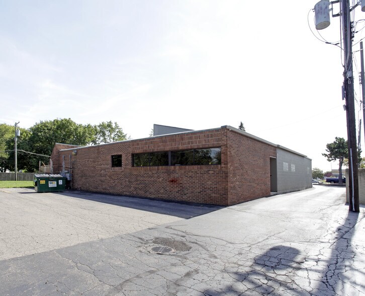 More Photos Of 31330 Schoolcraft Rd, Livonia Medical For Sale