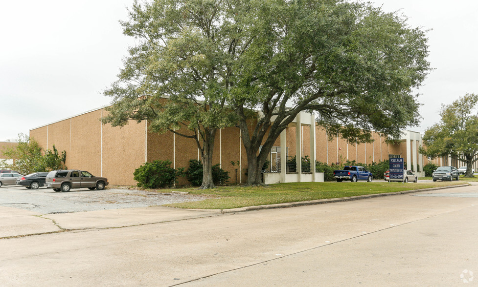 Primary Photo Of 6827 Wynnwood Dr, Houston Warehouse For Lease