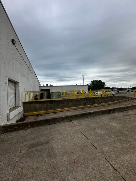 More Photos Of 1020-1112 W Main St, Gun Barrel City Freestanding For Lease