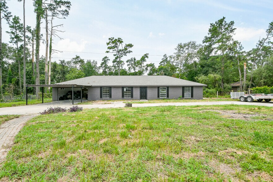 More Photos Of 33303 TX-249, Pinehurst Warehouse For Sale
