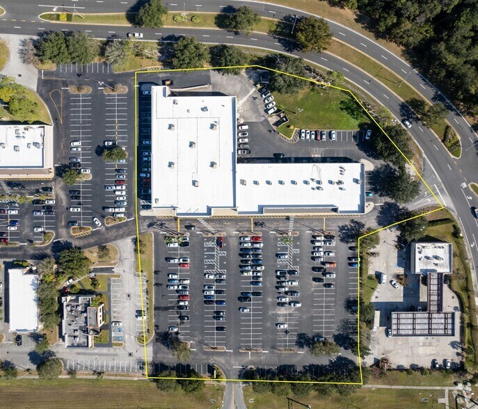More Photos Of 8421-8481 S John Young Pky, Orlando General Retail For Lease