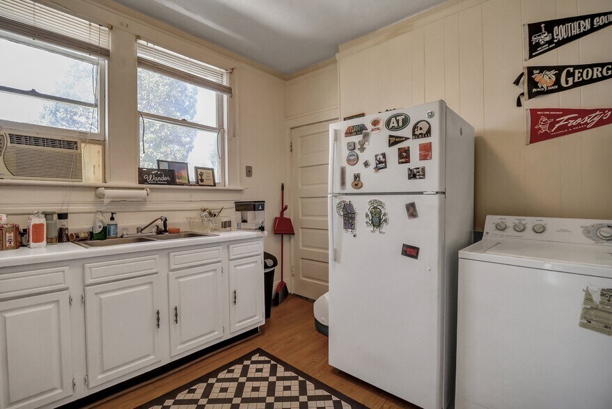 More Photos Of 210 E 48th St, Savannah Apartments For Sale