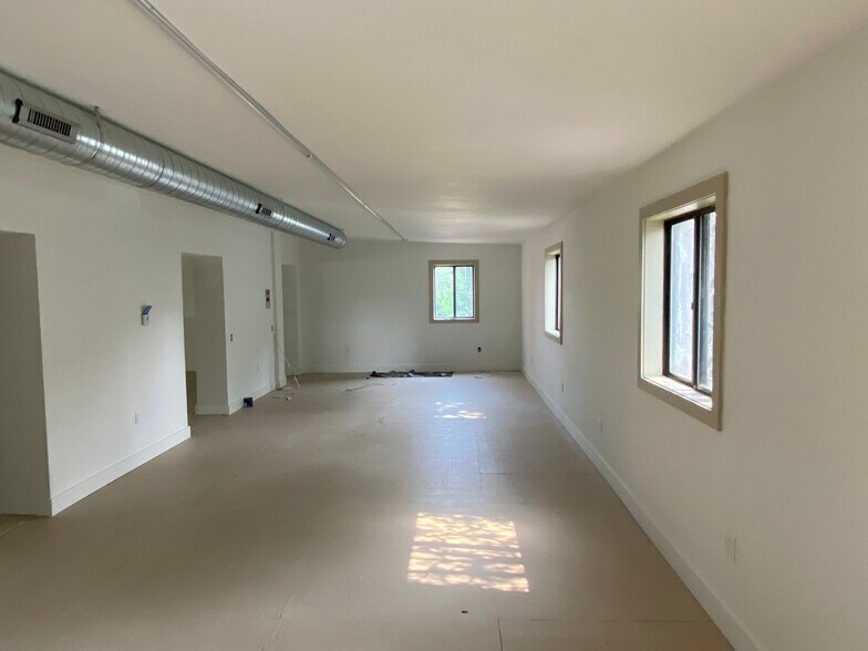 More Photos Of 1400 St Paul St, Rochester Showroom For Lease