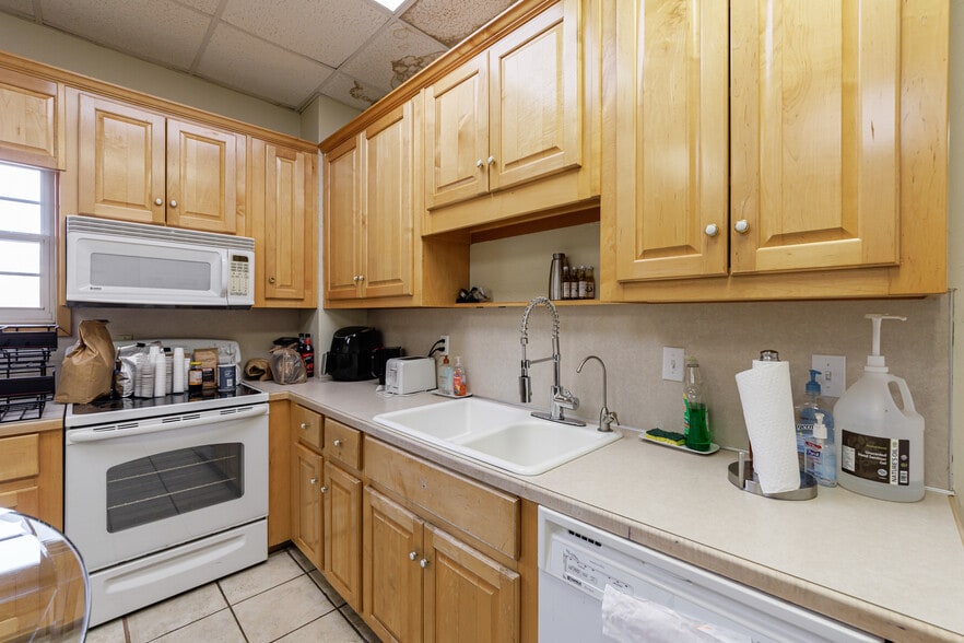 More Photos Of 12230 Cumming Hwy, Canton Warehouse For Lease