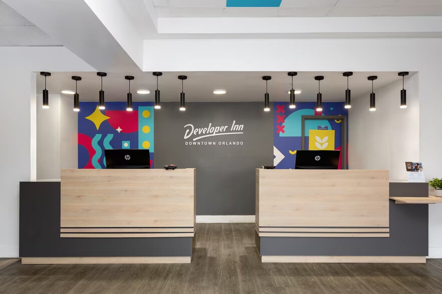 More Photos Of 2500 33rd St, Orlando Hotel For Sale