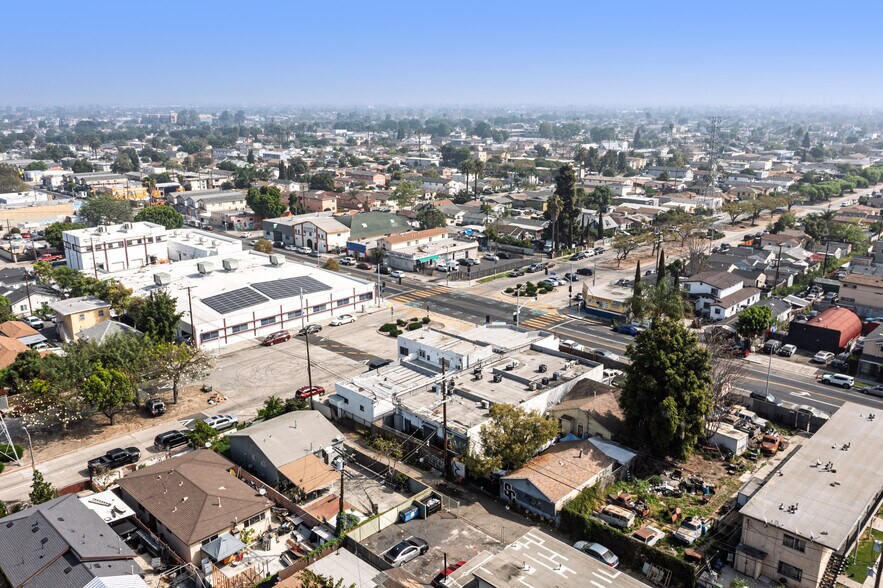 More Photos Of 9809 Main St, Los Angeles Auto Repair For Sale