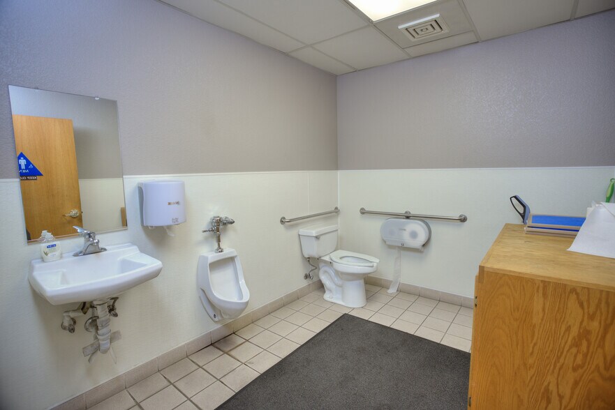 More Photos Of 4257 E Keyes Rd, Ceres Warehouse For Sale