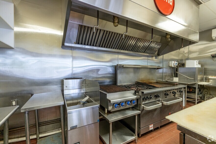 More Photos Of 65 Hana Hwy, Paia Restaurant For Sale