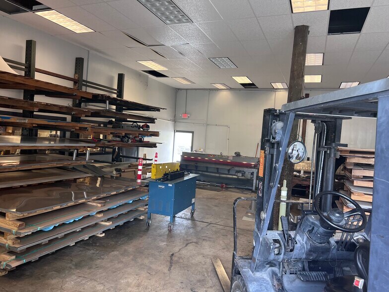 More Photos Of 6680 NW 17th Ave, Fort Lauderdale Warehouse For Lease