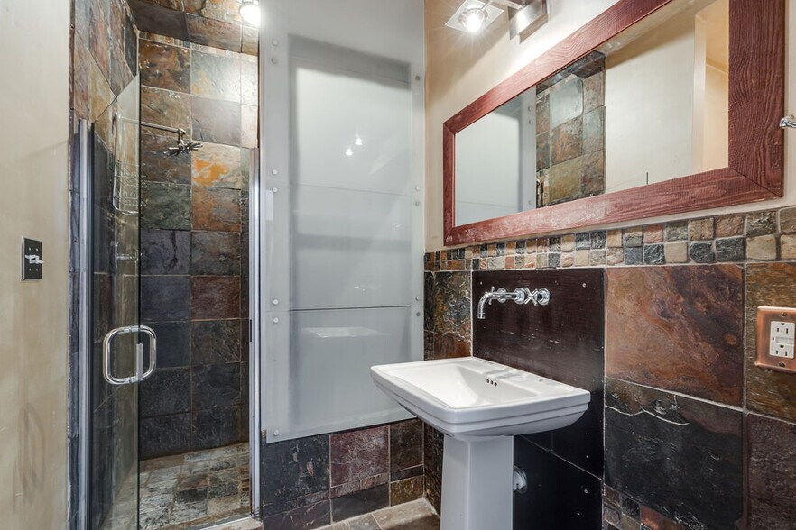 More Photos Of 1521 Hull St, Richmond Storefront Retail Residential For Sale