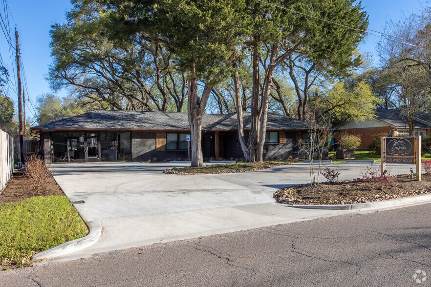 More Photos Of 408 Wilson Rd, Conroe Loft Creative Space For Lease