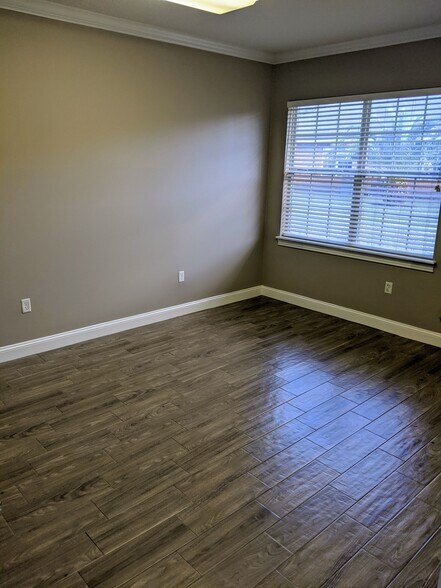 More Photos Of 8833 Perimeter Park Blvd, Jacksonville Office For Lease