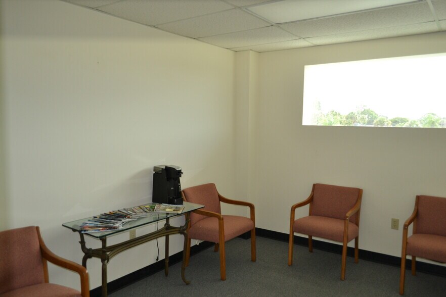 More Photos Of 1460 S McCall Rd, Englewood Medical For Sale