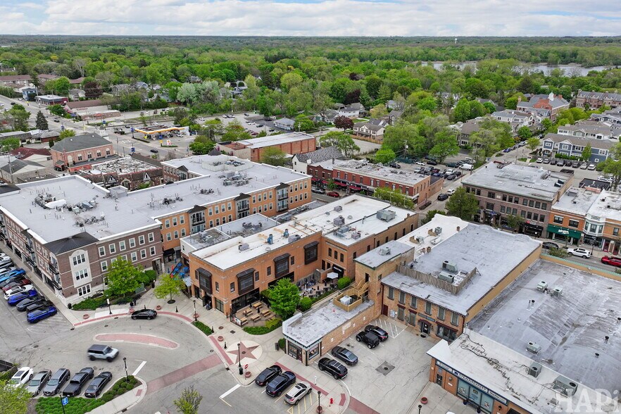 More Photos Of 545-547 N Milwaukee Ave, Libertyville General Retail For Sale