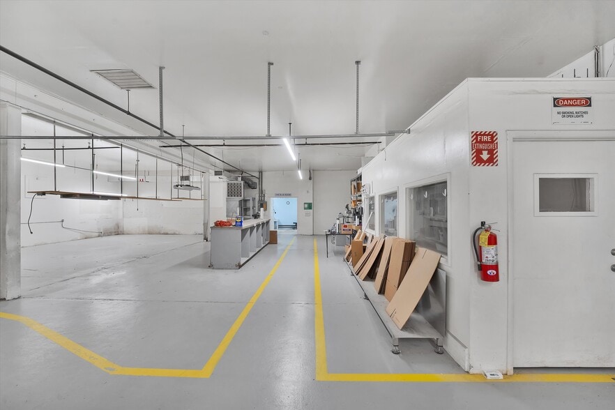 More Photos Of 602-620 Tacoma St, Allentown Manufacturing For Sale