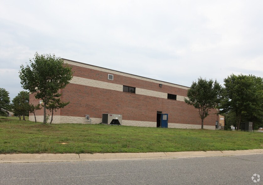 More Photos Of 4585 Printers Ct, White Plains Warehouse For Lease