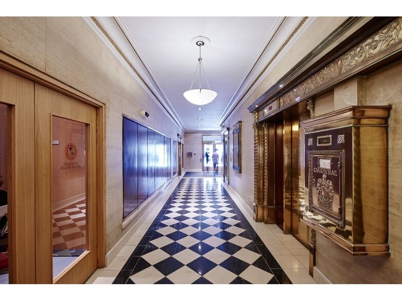More Photos Of 350 Bay St, Toronto Office For Lease