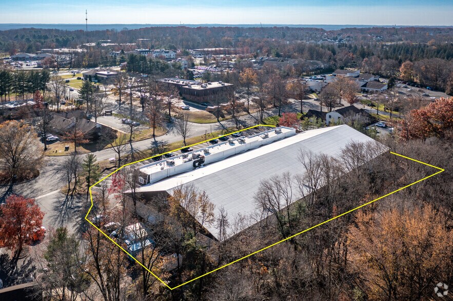 More Photos Of 8 Cornwall Ct, East Brunswick Freestanding For Lease