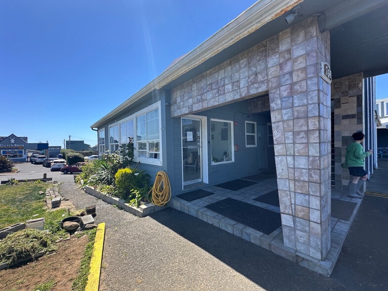 More Photos Of 754 SW Coast Hwy, Newport Hotel For Sale