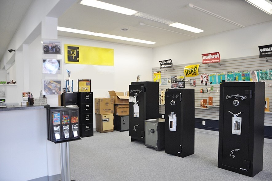 More Photos Of 214-216 E Main Ave, Bismarck Storefront Retail Office For Lease