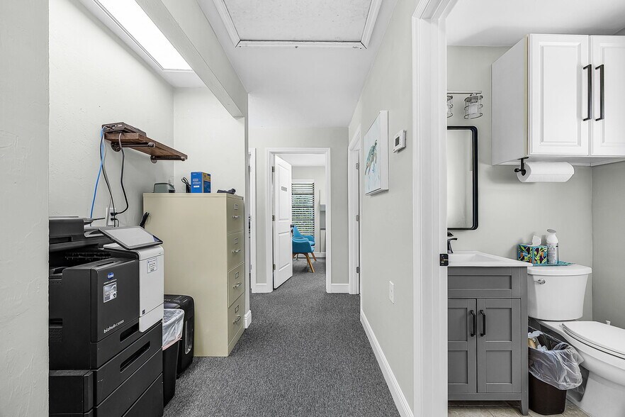 More Photos Of 2959 Oleander St, Saint James City Office For Sale
