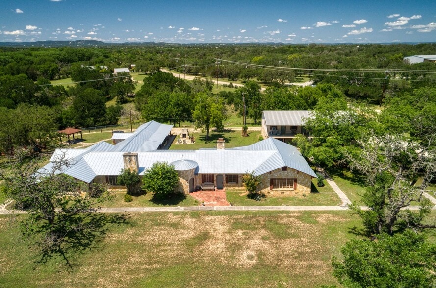 Primary Photo Of 5322 State Hwy 16 N, Bandera Hospitality For Sale