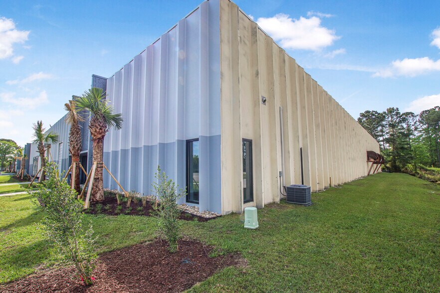 More Photos Of 7391 Pepperdam Ave, North Charleston Warehouse For Lease