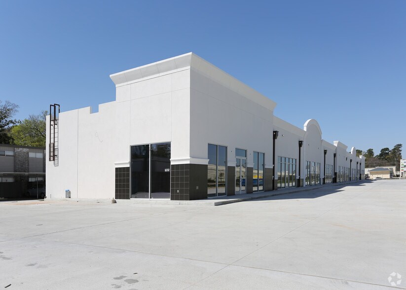 More Photos Of 7925 Katy Fwy, Houston Unknown For Lease