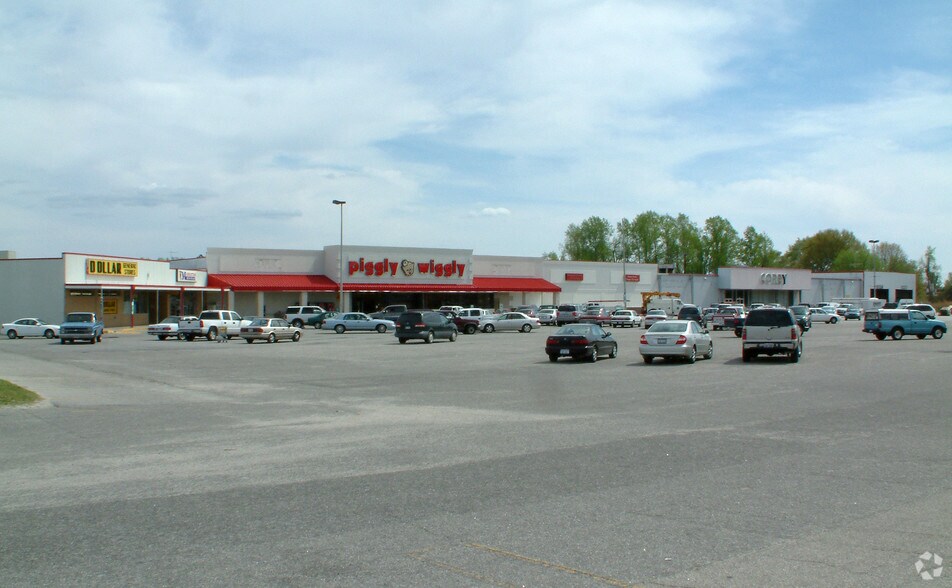 Primary Photo Of 910-914 Washington St, Williamston Unknown For Lease