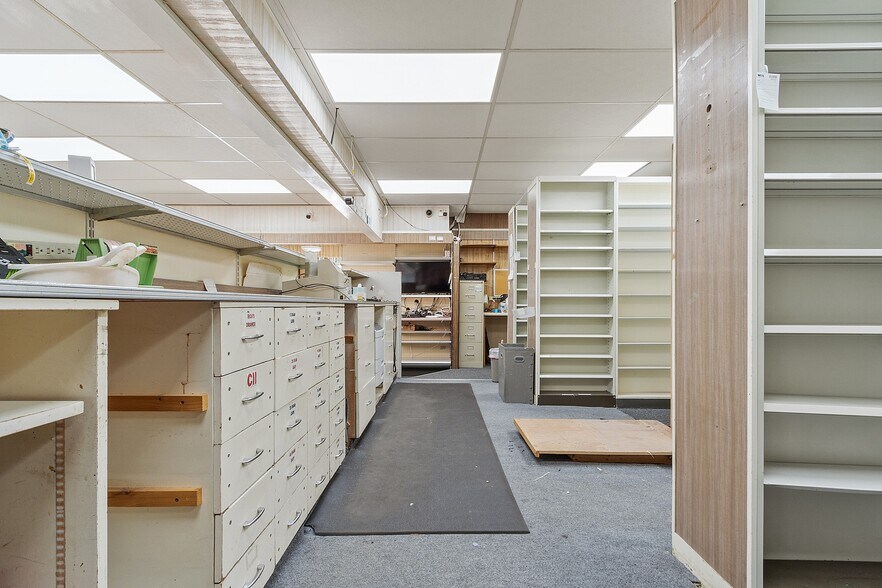 More Photos Of 130 Parker St, Lawrence Office Residential For Sale
