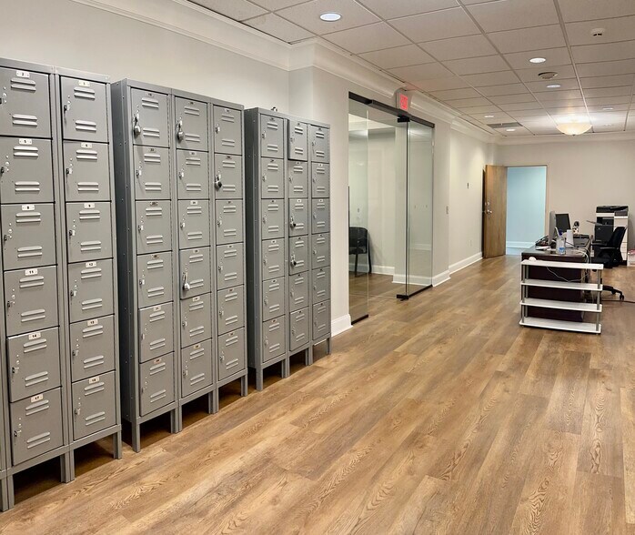 More Photos Of 401 Westpark Ct, Peachtree City Office For Lease