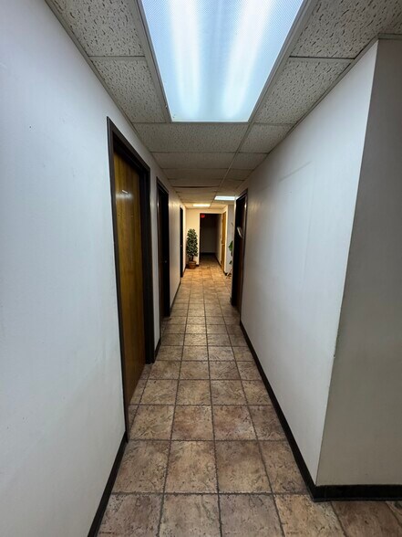 More Photos Of 8716 SE 15th St, Oklahoma City Distribution For Sale