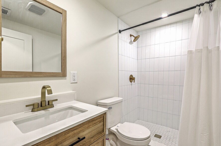 More Photos Of 68 Lee St, Charleston Apartments For Sale