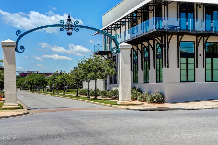 More Photos Of 45 S 9th Ave, Pensacola Office Residential For Sale