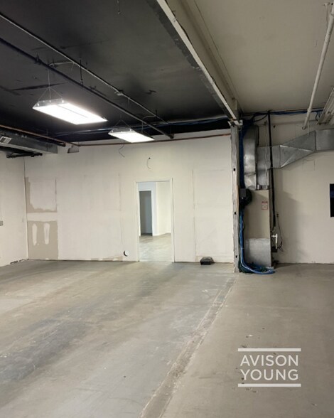 More Photos Of 25 Perry Ave, Norwalk Warehouse For Lease