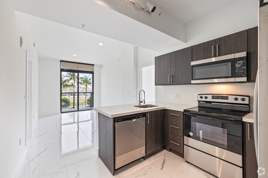 More Photos Of 1 Curtiss Pky, Miami Springs Apartments For Sale