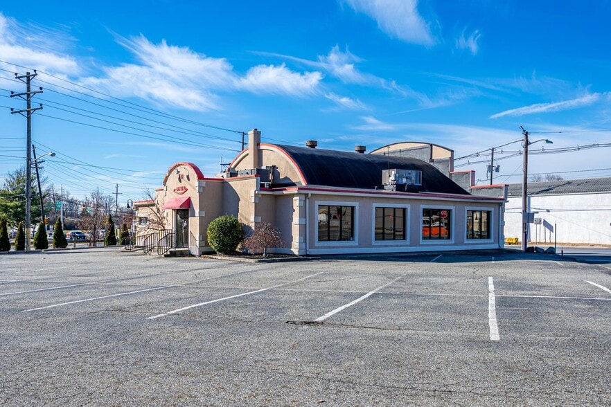 More Photos Of 3126 Woodbridge Ave, Edison Restaurant For Lease