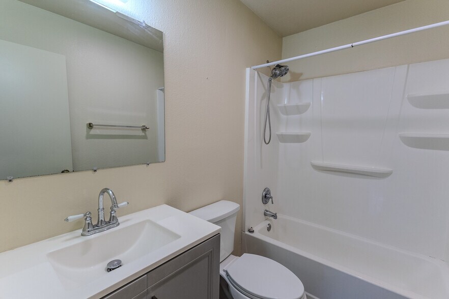 More Photos Of 390 Del Mar Ave, Chula Vista Apartments For Sale