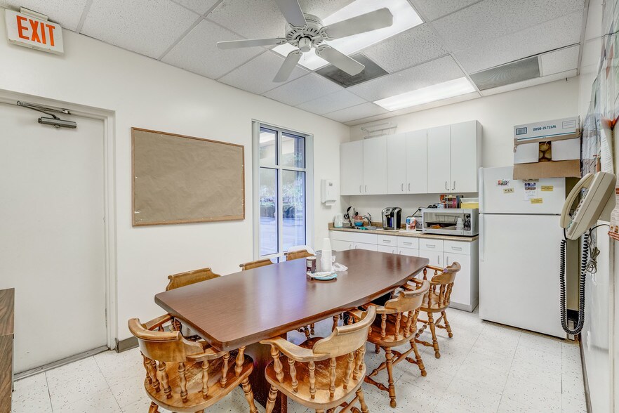 More Photos Of 5205 Village Blvd, West Palm Beach Medical For Lease