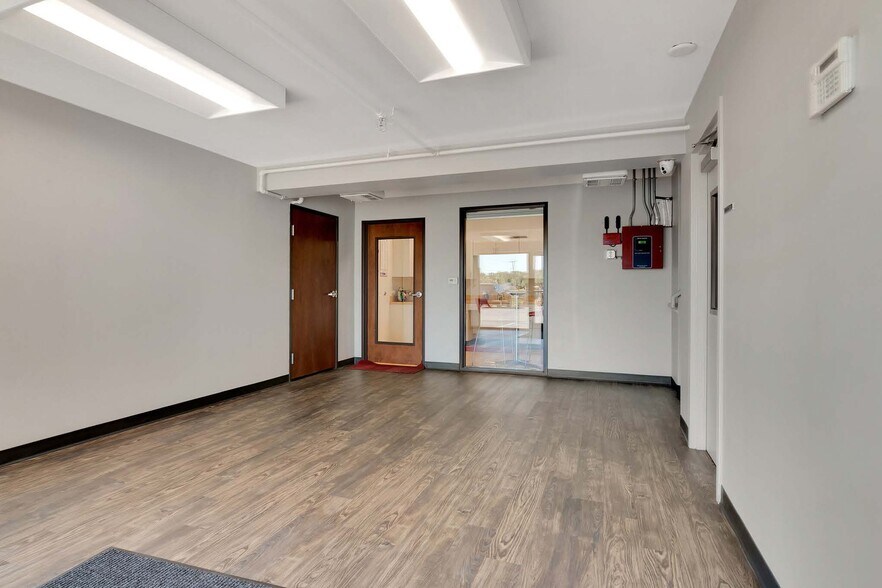 More Photos Of 3000 Race St, Fort Worth Office For Lease