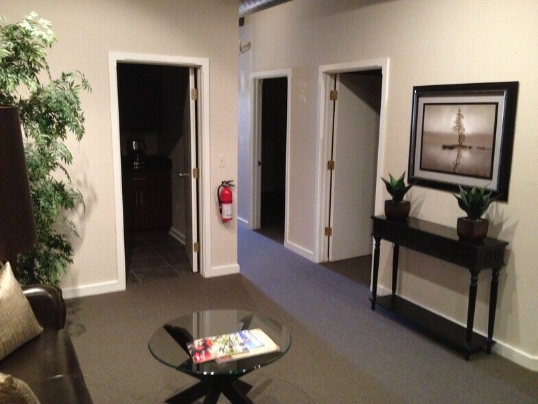 More Photos Of 109-115 N Center St, Northville Storefront Retail Office For Lease