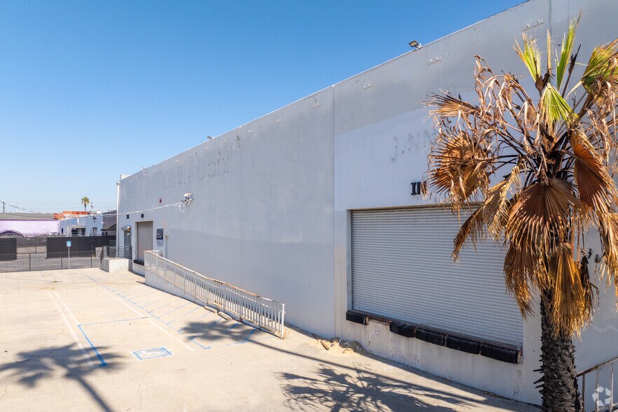 More Photos Of 365 E Jefferson Blvd, Los Angeles Warehouse For Lease