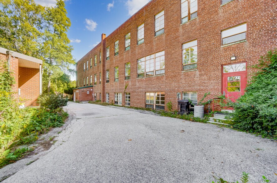 More Photos Of 800 Livermore St, Yellow Springs Research And Development For Sale