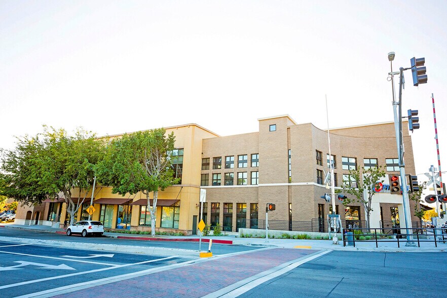 More Photos Of 125 N 1st Ave, Arcadia Freestanding For Lease