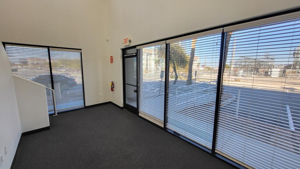 More Photos Of 3325-3326 W Oquendo Rd, Las Vegas Warehouse For Lease