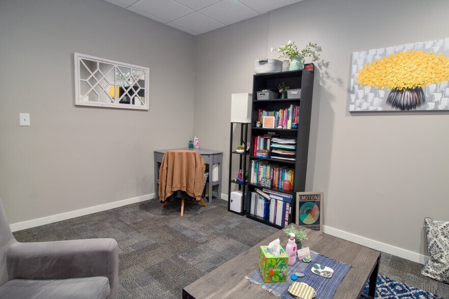 More Photos Of 5308 Parklane Pl, Kearney Office For Sale