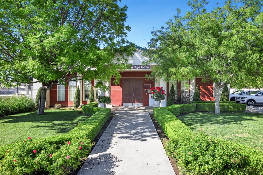 More Photos Of 5781 E Kings Canyon Rd, Fresno Medical For Sale