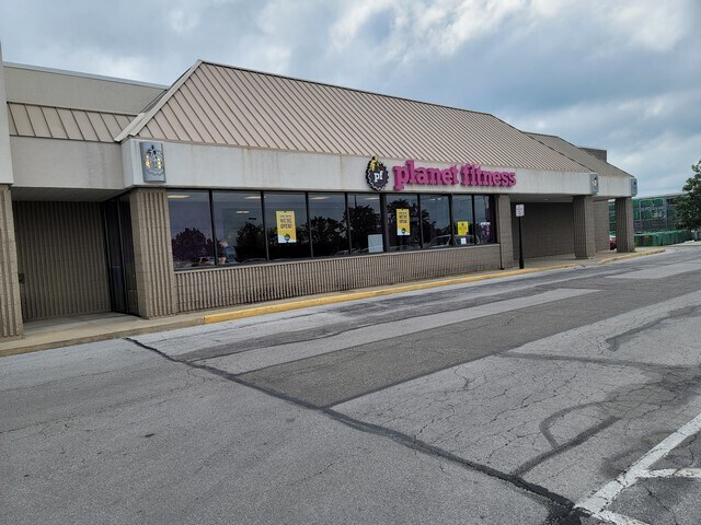 More Photos Of 1107-1125 S Main St, Bowling Green Unknown For Lease